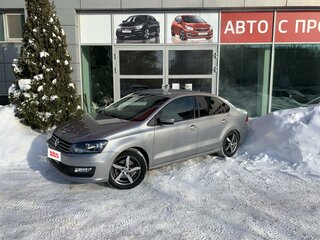 2017 Volkswagen Polo V Рестайлинг, серебристый, 1370000 рублей, вид 1