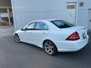 2006 Mercedes-Benz C-Класс 230 II (W203) Рестайлинг, белый, 630000 рублей, вид 3
