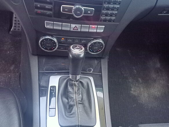2011 Mercedes-Benz C-Класс 180 BlueEFFICIENCY III (W204) Рестайлинг, белый - вид 7