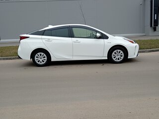 2019 Toyota Prius IV Рестайлинг (XW50), белый, 2023000 рублей, вид 5