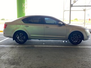 2014 Skoda Octavia III (A7), серебристый, 990000 рублей, вид 3