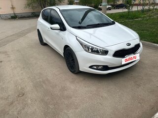 2015 Kia Ceed II, белый, 850000 рублей, вид 3