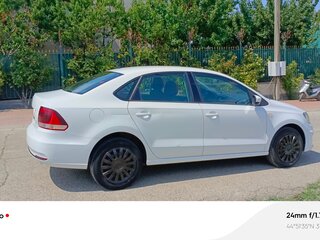 2015 Volkswagen Polo V Рестайлинг, белый, 950000 рублей, вид 4
