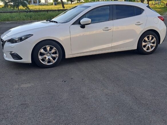 2013 Mazda 3 III (BM), белый, 1550000 рублей - вид 3