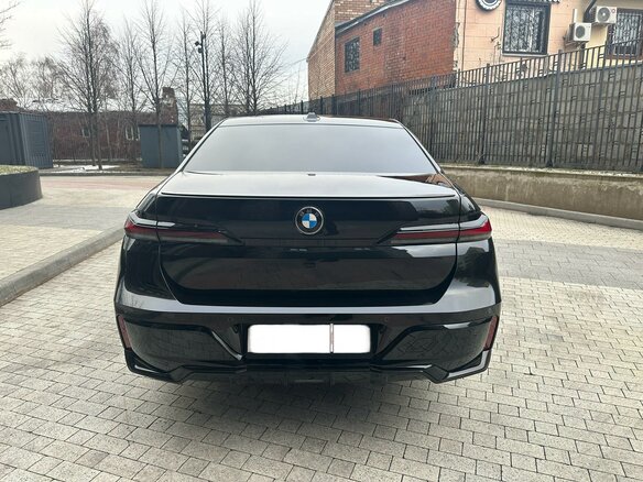 2023 BMW 7 серии 740d xDrive VII (G70), чёрный, 13300000 рублей - вид 3