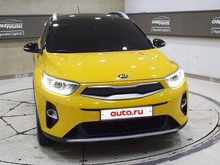 2018 Kia Stonic I, жёлтый, 1350000 рублей, вид 2