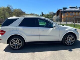 2010 Mercedes-Benz M-Класс 550 II (W164) Рестайлинг, белый, 2350000 рублей, вид 2