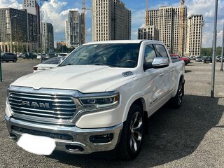 2018 Ram 1500 Crew Cab V, белый, 6050000 рублей, вид 1