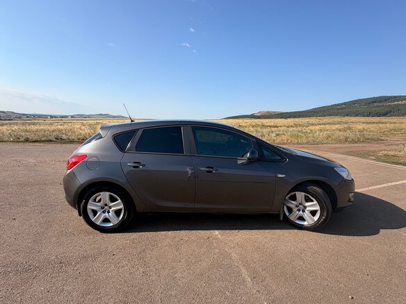 2010 Opel Astra J, серый, 580000 рублей - вид 8