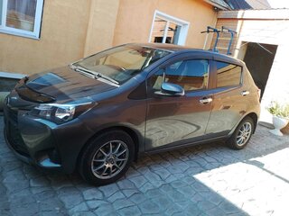 2018 Toyota Vitz III (XP130) Рестайлинг, серый, 1050000 рублей, вид 5