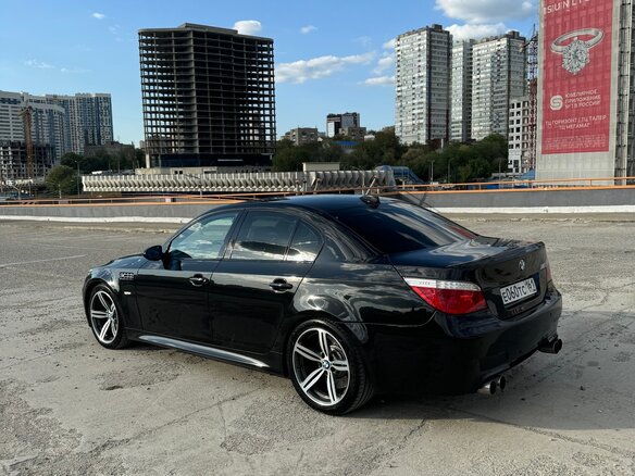 2008 BMW M5 IV (E60/E61), чёрный, 2900000 рублей - вид 10