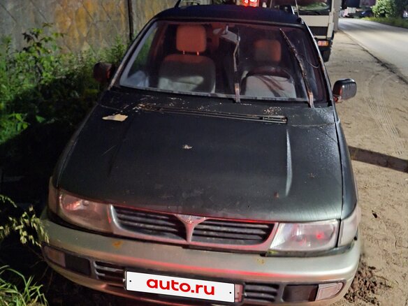 1994 Mitsubishi Space Wagon II, зелёный, 100000 рублей