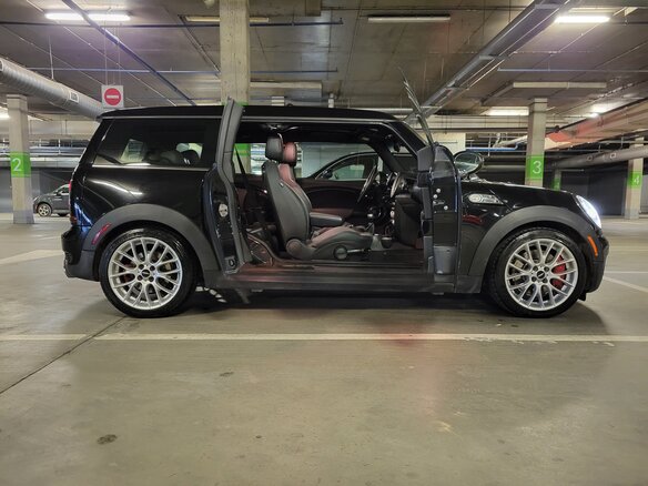 2009 Mini Clubman John Cooper Works I, чёрный - вид 2