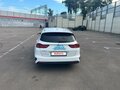 2021 Kia Ceed III Рестайлинг, белый, 1550000 рублей - вид 2
