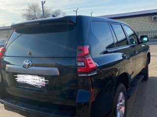 2020 Toyota Land Cruiser Prado 150 Series Рестайлинг 2, чёрный, 8750000 рублей, вид 2