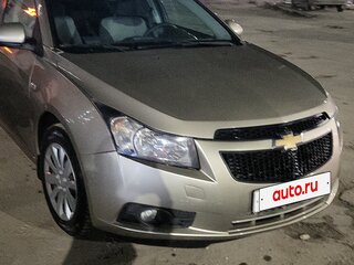 2010 Chevrolet Cruze I, бежевый, 610000 рублей, вид 3