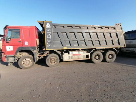 2021 Sinotruk Howo ZZ3407, красный, 1646115 рублей, вид 4