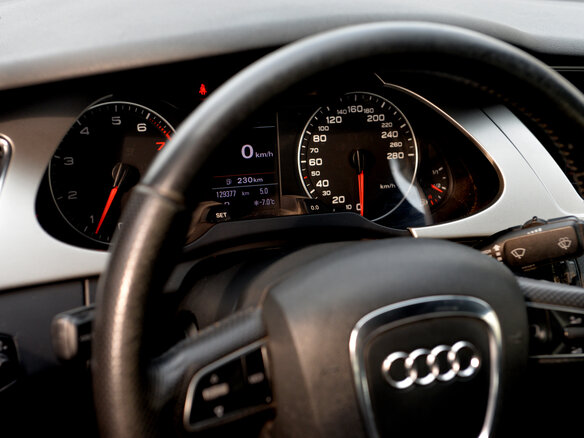 2011 Audi A4 IV (B8), белый, 1400000 рублей - вид 13