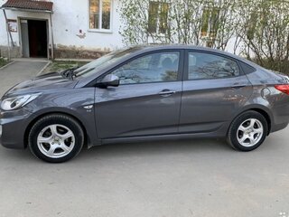 2013 Hyundai Solaris I, серый, 880000 рублей, вид 5