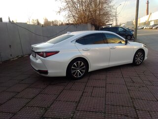 2018 Lexus ES 250 VII, белый, 3600000 рублей, вид 3