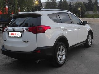 2014 Toyota RAV4 IV (XA40), белый, 2000000 рублей, вид 3