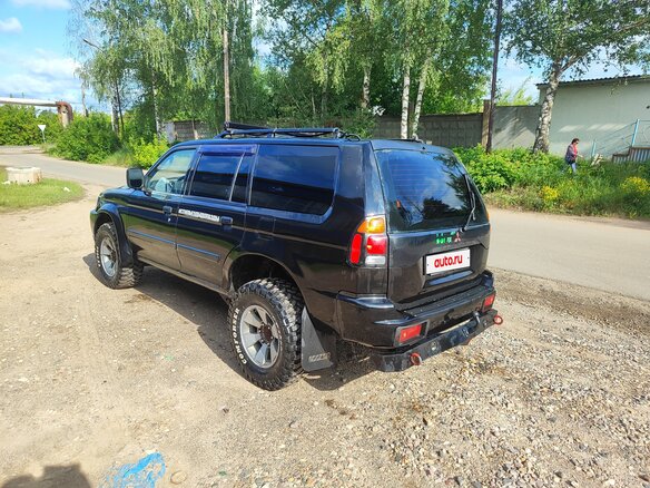 2001 Mitsubishi Montero Sport I, чёрный, 700000 рублей - вид 3