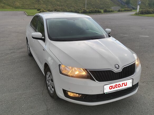 2018 Skoda Rapid I Рестайлинг, белый, 980000 рублей - вид 4