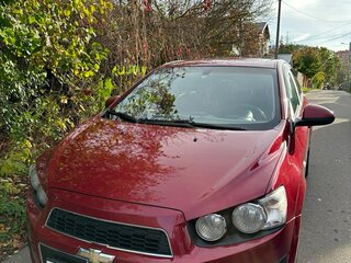 2014 Chevrolet Aveo II, красный, 1100000 рублей, вид 2
