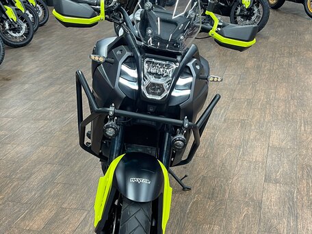 2025 QJMotor SVT 650 X, чёрный, 515000 рублей, вид 3
