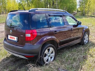 2012 Skoda Yeti I, пурпурный, 1000000 рублей, вид 5