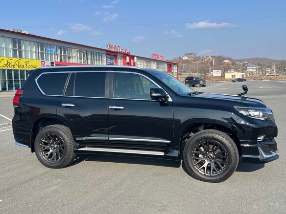2021 Toyota Land Cruiser Prado 150 Series Рестайлинг 3, чёрный, 5999999 рублей - вид 4