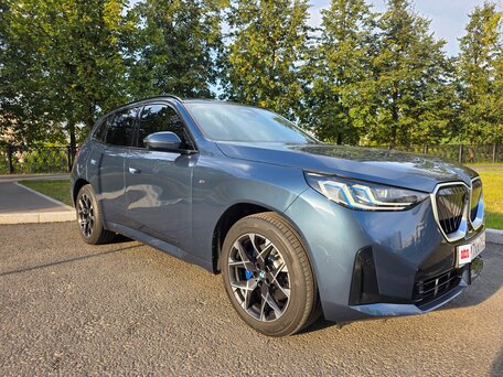 2025 BMW X3 20i xDrive IV (G45/G48), синий, вид 3
