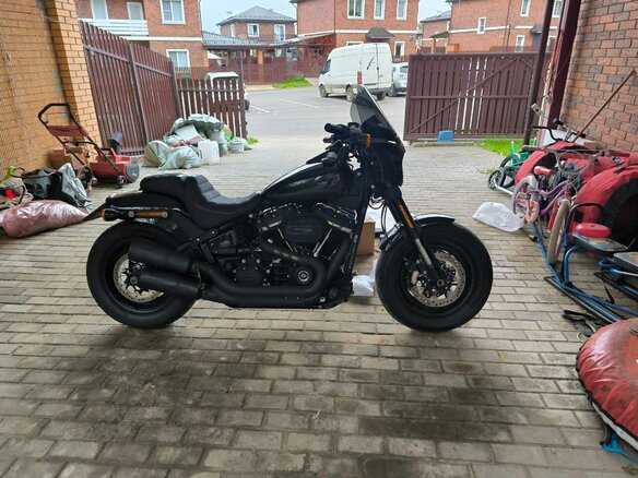 2019 Harley-Davidson Fat Bob, чёрный, 1800000 рублей - вид 4