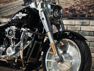 2018 Harley-Davidson Fat Boy, чёрный, 2250000 рублей, вид 2