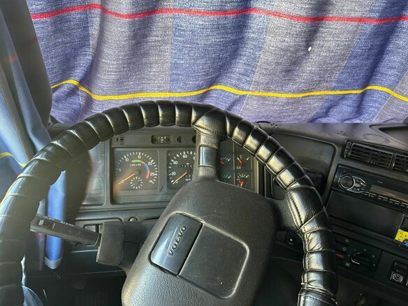 1999 Volvo FH, красный, 1100000 рублей - вид 5