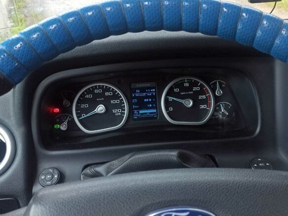 2013 Ford Cargo, оранжевый, 8600000 рублей - вид 6