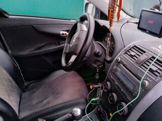 2010 Toyota Corolla X (E140, E150) Рестайлинг, чёрный, 830000 рублей, вид 4