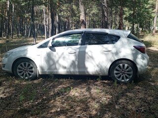 2011 Opel Astra J, белый, 500000 рублей, вид 3