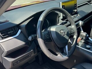 2019 Toyota RAV4 V (XA50), красный, 2700000 рублей, вид 4