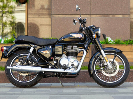 2025 Royal Enfield Bullet 350, красный, 461000 рублей, вид 5