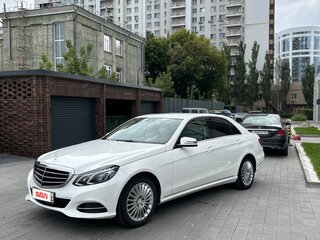 2013 Mercedes-Benz E-Класс 250 CDI IV (W212, S212, C207) Рестайлинг, белый, 2300000 рублей, вид 3