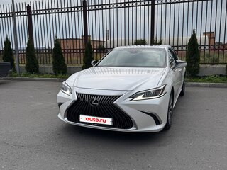 2020 Lexus ES 250 VII, белый, 4300000 рублей, вид 3