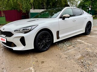 2021 Kia Stinger I Рестайлинг, белый, 2800000 рублей, вид 1