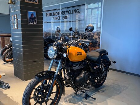 2026 Royal Enfield Meteor, оранжевый, 500000 рублей, вид 1