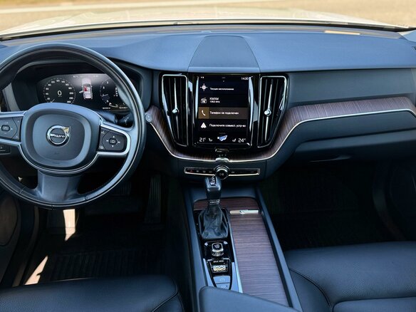 2020 Volvo XC60 II, белый, 3999999 рублей - вид 10