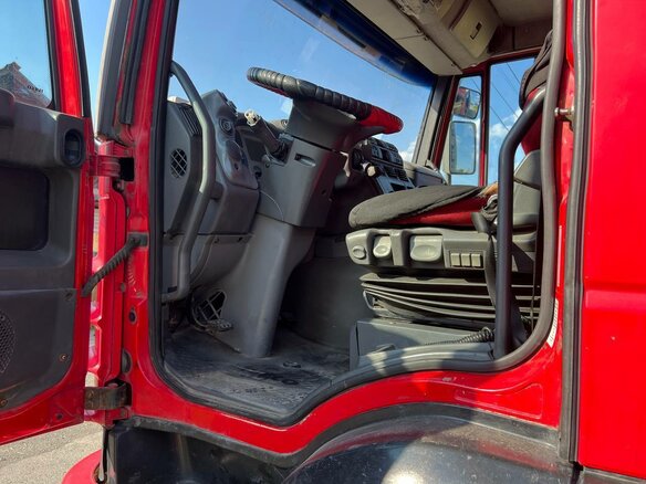 2007 Iveco Stralis, красный, 680000 рублей - вид 2