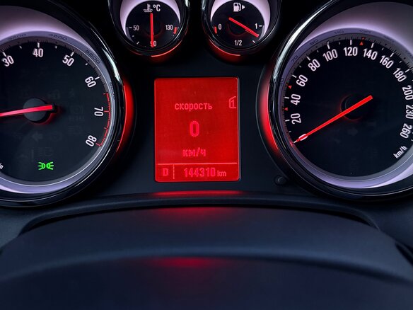 2012 Opel Astra GTC J Рестайлинг, красный - вид 8