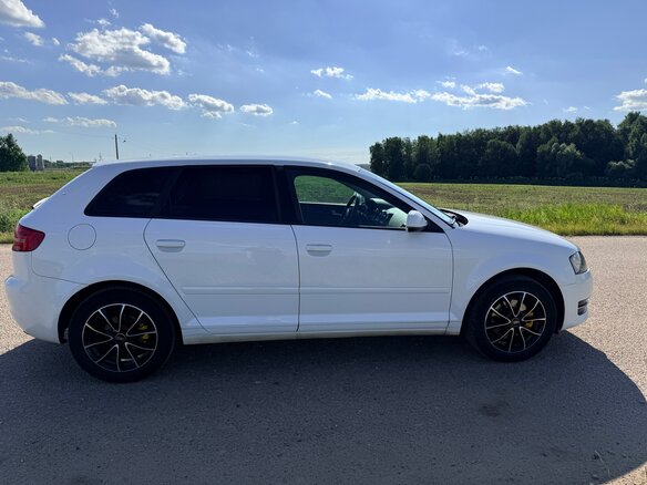 2012 Audi A3 II (8P) Рестайлинг 2, белый - вид 3