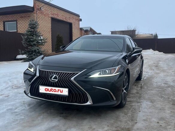 2019 Lexus ES 250 VII, чёрный, 4250000 рублей - вид 2