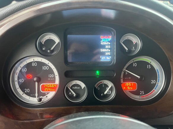 2012 DAF XF 105, серый, 4000000 рублей - вид 5